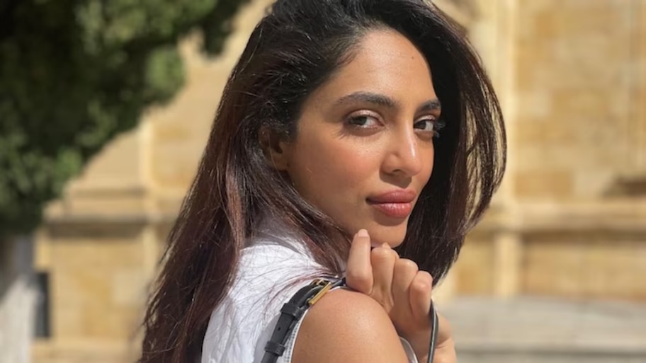 ನಾನು 16 ನೇ ವಯಸ್ಸಿನಲ್ಲಿ ಮನೆಯಿಂದ ಹೊರಬಂದೆ : ನಟಿ ಶೋಭಿತಾ ಧುಲಿಪಾಲಾ