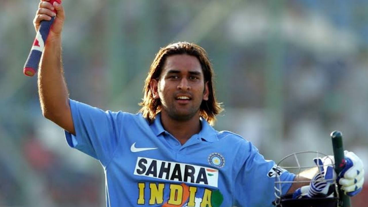 MS Dhoni 1 lakh shares 