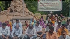 ಹಂಪಿ ಕನ್ನಡ ವಿವಿಯಲ್ಲಿ ಸಂಬಳವಿಲ್ಲದೆ ನೌಕರರ ಕಣ್ಣೀರು: 16 ತಿಂಗಳ ವೇತನ ಪಾವತಿಗೆ ಆಗ್ರಹಿಸಿ ಬೀದಿಗಿಳಿದ ಸಿಬ್ಬಂದಿ!