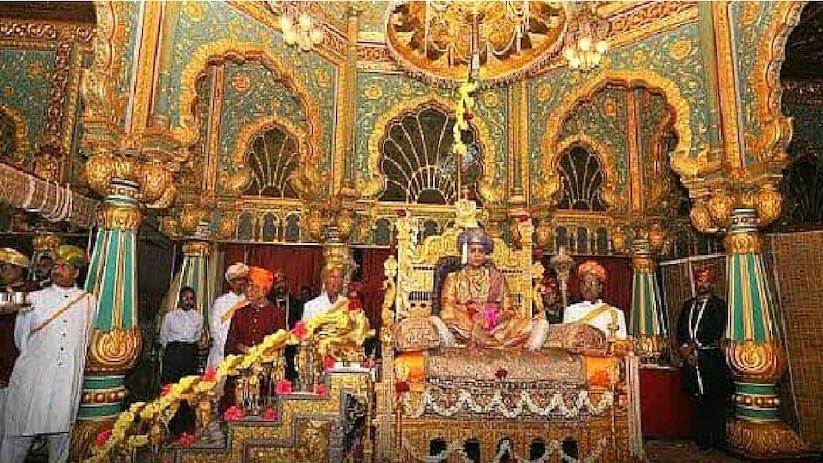 Mysuru Dasara: ಅರಮನೆಯಲ್ಲಿ ಅ.7ರಿಂದ ಧಾರ್ಮಿಕ ಕಾರ್ಯಕ್ರಮ; ವಿಜಯದಶಮಿಯಂದು ಶರನ್ನವರಾತ್ರಿ ಸಂಪನ್ನ