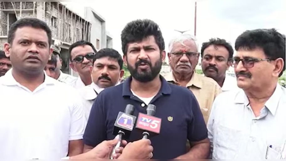 ಪ್ರತಾಪ್‌ ಸಿಂಹ ಜಾತಿ ನಿಂದನೆ ಪ್ರಕರಣ: ವಿಚಾರಣೆ ಸೆಪ್ಟೆಂಬರ್ 28ಕ್ಕೆ ಮುಂದೂಡಿದ ಹೈಕೋರ್ಟ್ 
