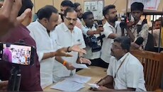 ಬಳ್ಳಾರಿ ಸಬ್ ರಿಜಿಸ್ಟ್ರಾರ್ ಕಚೇರಿಯಲ್ಲಿ ಬ್ರಹ್ಮಾಂಡ ಭ್ರಷ್ಟಾಚಾರ: ನಕಲಿ ದಾಖಲೆ ಸೃಷ್ಟಿಸಿ ₹5 ಕೋಟಿ ಮೌಲ್ಯದ ಜಮೀನು ಕಬಳಿಕೆ