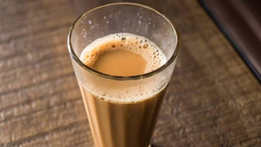 ನಂದಿನಿ ಹಾಲು ಲೀಟರ್‌ಗೆ 10 ರೂಪಾಯಿ ಏರಿಕೆ ಆದ್ರೆ ಚಹಾ, ಕಾಫಿ ಬೆಲೆ ಎಷ್ಟು ಆಗುತ್ತೆ.. ಬೇಕರಿ ತಿನಿಸುಗಳ ರೇಟ್‌?  