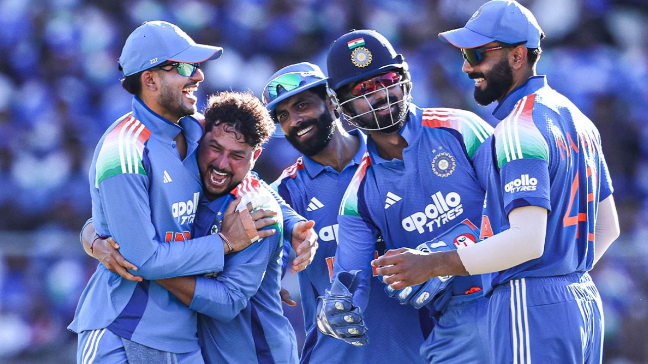 Rohit Sharma slips falls 