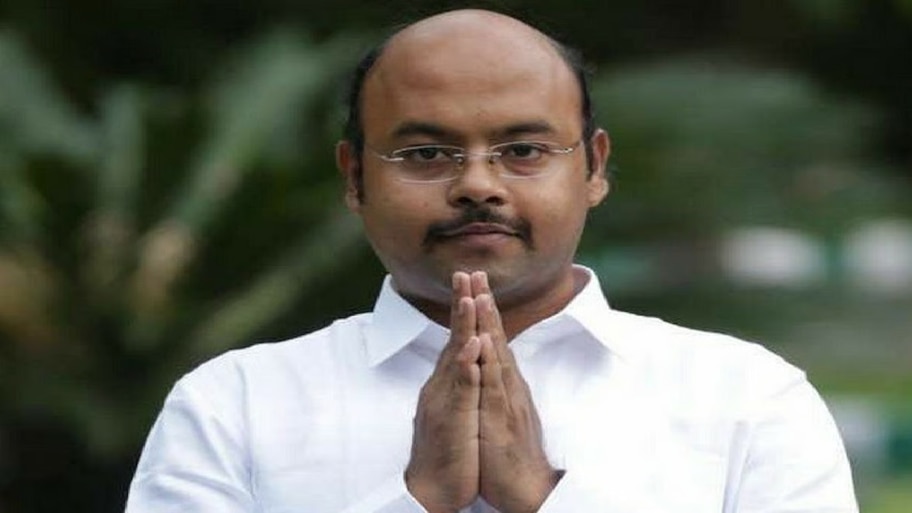 ₹444 ಕೋಟಿ ಟೆಂಡರ್‌ ಅಕ್ರಮ ಆರೋಪ: ಯತೀಂದ್ರ ಸಿದ್ದರಾಮಯ್ಯ, IAS ಅಧಿಕಾರಿ ವಿರುದ್ಧ ಲೋಕಾಯುಕ್ತಕ್ಕೆ ದೂರು!