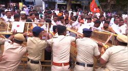 ಗದಗದಲ್ಲಿ ಕುಡಿಯುವ ನೀರಿಗಾಗಿ ಬೃಹತ್ ಪ್ರತಿಭಟನೆ: ಖಾಲಿ ಕೊಡ ಹಿಡಿದು ರಸ್ತೆಗಿಳಿದ ಬಿಜೆಪಿ ಕಾರ್ಯಕರ್ತರು