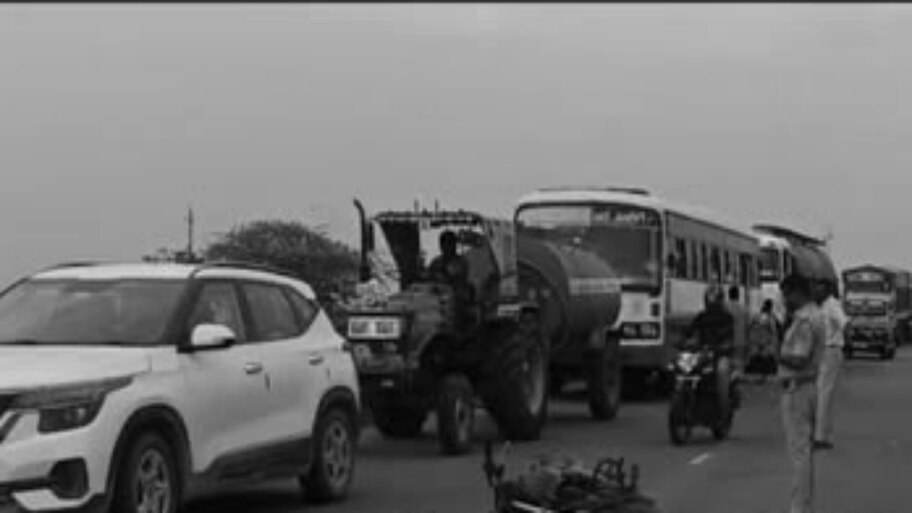 ರಾಯಚೂರಿನಲ್ಲಿ ಭೀಕರ ಅಪಘಾತ: ಸಾರಿಗೆ ಬಸ್–ಬೈಕ್ ಮುಖಾಮುಖಿ ಡಿಕ್ಕಿ, ಸವಾರ ಸ್ಥಳದಲ್ಲೇ ಸಾವು