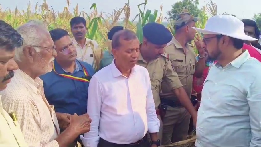 ನೀರ್ಥಡಿಯಲ್ಲಿ ಕೇಂದ್ರ ಬರ ಅಧ್ಯಯನ ತಂಡ : 'ವಿಮೆ ಕಟ್ಟಿದ್ರೂ ಪರಿಹಾರ ಸಿಗಲಿಲ್ಲ' ಎಂದು ರೈತನ ಕಣ್ಣೀರು!