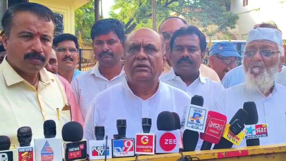 ಕಾಂಗ್ರೆಸ್‌ಗೆ ಕುಬೇರಪ್ಪ ಶಾಕ್! ಅಹಿಂದ ಬಂಡಾಯ ಅಭ್ಯರ್ಥಿಯಾಗಿ ಪಶ್ಚಿಮ ಪದವೀಧರ ಕ್ಷೇತ್ರದಿಂದ ಸ್ಪರ್ಧೆ
