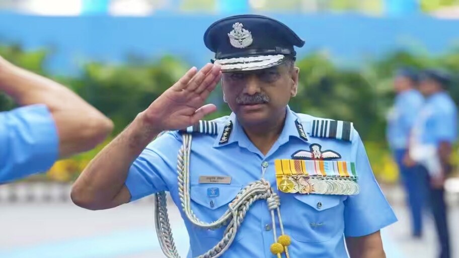 ಭಾರತೀಯ ವಾಯುಸೇನೆಯ ನೂತನ ಮುಖ್ಯಸ್ಥರಾಗಿ ಏರ್ ಮಾರ್ಷಲ್ ಅಶುತೋಷ್ ದೀಕ್ಷಿತ್ ನೇಮಕ!