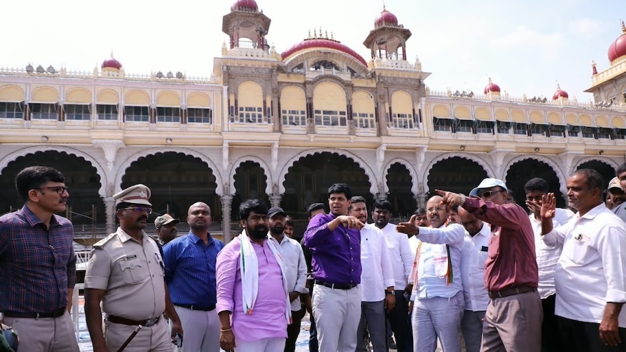 ಮೈಸೂರು ದಸರಾ: ಮೂಲಸೌಕರ್ಯ, ಕಾಮಗಾರಿಗಳನ್ನು ಪರಿಶೀಲಿಸಿದ ಸಚಿವ ಡಾ. ಯತೀಂದ್ರ ಸಿದ್ದರಾಮಯ್ಯ