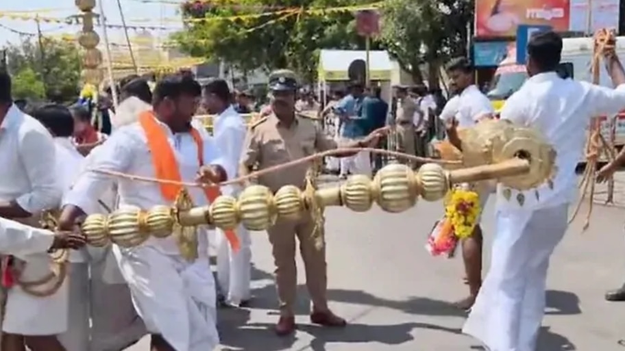 ಮೈಸೂರು ದಸರಾ ಉದ್ಘಾಟನೆಗೂ ಮುನ್ನ ಅವಘಡ! ನಂದಿ ಧ್ವಜದ ಕಂಬ ಮುರಿದು ಆತಂಕ