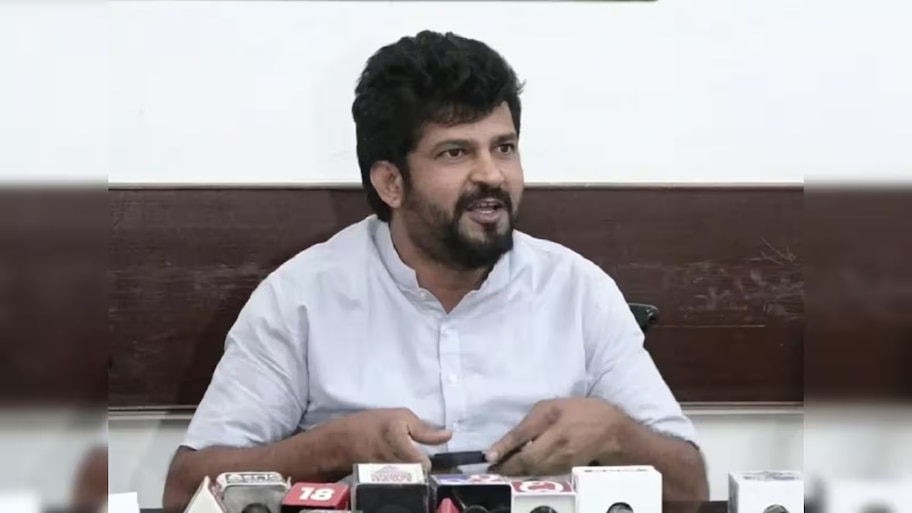 ಸ್ಟಿಂಗ್ ಆಪರೇಷನ್ ವಿಚಾರವನ್ನು ಪ್ರತಿದಿನ ಚರ್ಚಿಸುವುದು ಬೇಡ: ಕಾಂಗ್ರೆಸ್ ವಿರುದ್ಧ ಪ್ರತಾಪ್ ಸಿಂಹ ವಾಗ್ದಾಳಿ