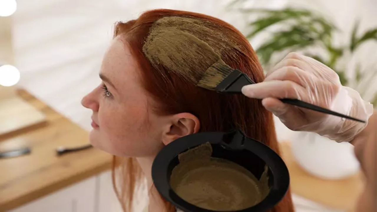 henna leaves to darken hair