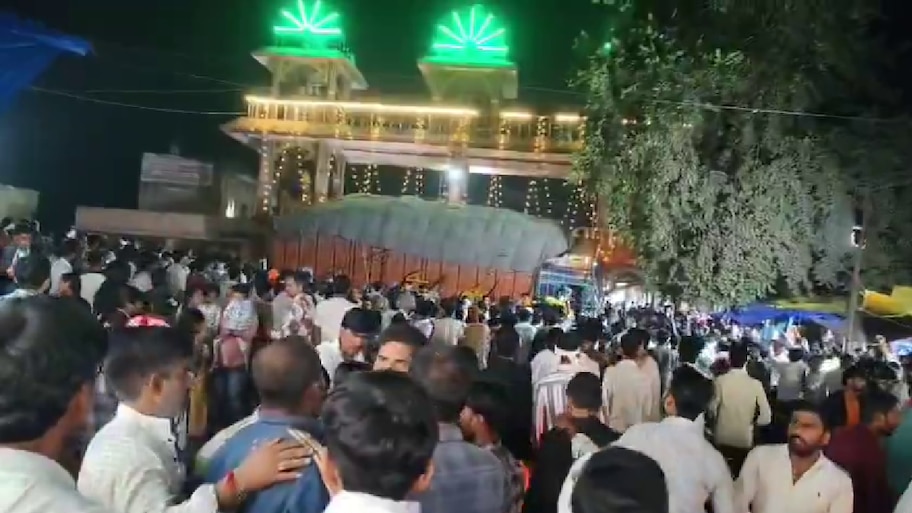 ಮಧ್ಯಪ್ರದೇಶದಲ್ಲಿ ಭೀಕರ ದುರಂತ: ದೇವಸ್ಥಾನಕ್ಕೆ ತೆರಳುತ್ತಿದ್ದ ಭಕ್ತರ ಮೇಲೆ ಹರಿದ ಟ್ರಕ್‌, 12 ಮಂದಿ ಸಾ*ವು!