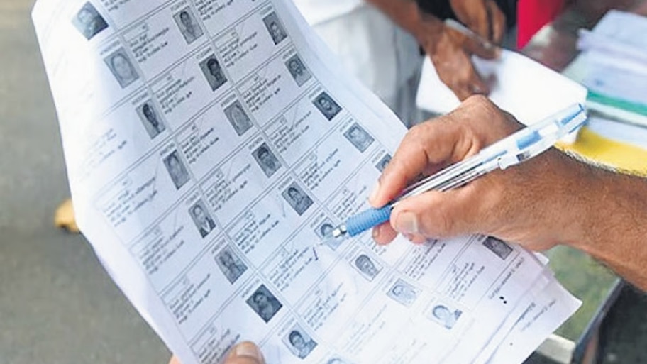 Karnataka Voter List 2026: ಕರ್ನಾಟಕದಲ್ಲಿ ಅಂತಿಮ ಮತದಾರರ ಪಟ್ಟಿ ಬಿಡುಗಡೆ ಡೇಟ್‌ ಫಿಕ್ಸ್! 1 ಕೋಟಿ ಹೆಸರುಗಳು ಡಿಲೀಟ್?‌