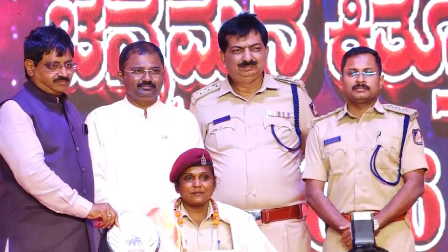 ಕಿತ್ತೂರು ಉತ್ಸವದ ಎರಡನೇ ದಿನ ವಿವಿಧ ಮನರಂಜನೆ ಕಾರ್ಯಕ್ರಮ