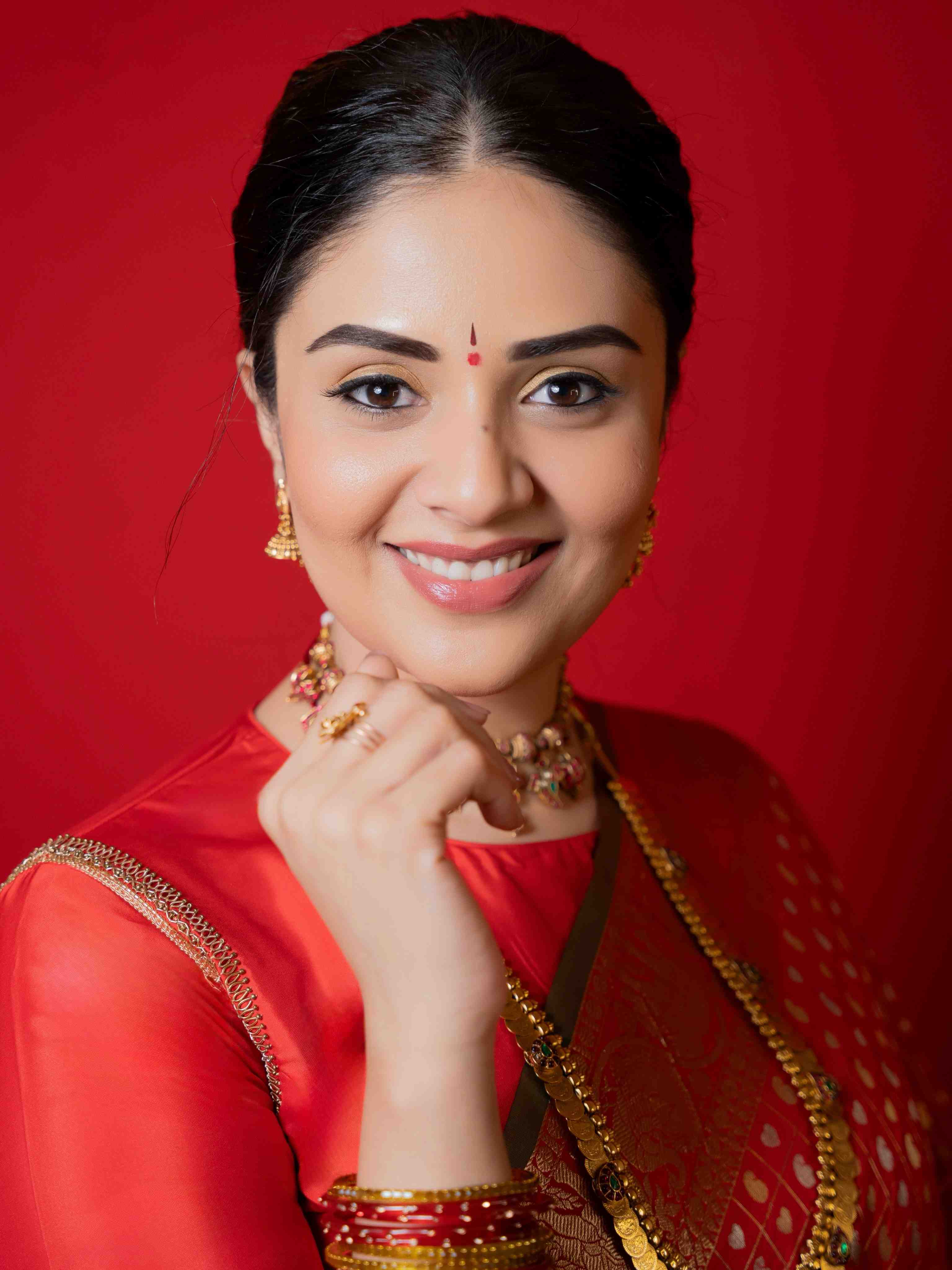 Anchor Sreemukhi