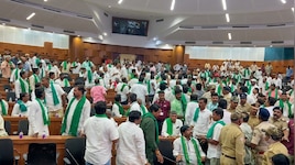 ಕಬ್ಬು ಬೆಳೆಗಾರರ ಸಭೆ: ಬೆಳಗಾವಿಯ ಸುವರ್ಣಸೌಧದಲ್ಲೇ ಹೊಡೆದಾಡಿಕೊಂಡ ರೈತರು!