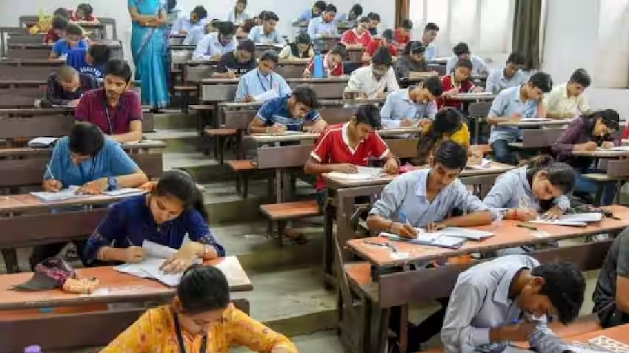 SSLC ವಿದ್ಯಾರ್ಥಿಗಳಿಗೆ ಬಿಗ್ ಅಪ್‌ಡೇಟ್: ಪರೀಕ್ಷೆ-1ರ ಅಂತಿಮ ವೇಳಾಪಟ್ಟಿ ಪ್ರಕಟ; ಮಾರ್ಚ್ 22ರಿಂದ ಪರೀಕ್ಷೆ ಆರಂಭ!