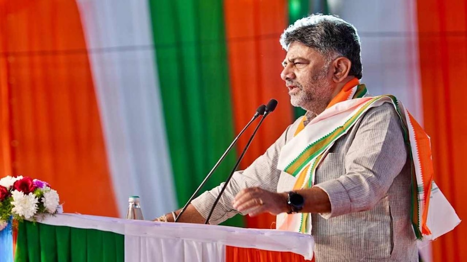 ಮಂಡ್ಯದಲ್ಲಿ ಸಿಎಂ ಡಿಕೆಶಿ ಅಬ್ಬರ : 2000 ಕೋಟಿ ಅಭಿವೃದ್ಧಿ ಕಾಮಗಾರಿಗೆ ಚಾಲನೆ, ಹೆಚ್‌ಡಿಕೆಗೆ ವೇದಿಕೆಯಲ್ಲೇ ತಿರುಗೇಟು